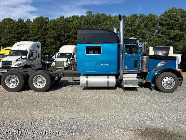image for item YA3429 2006 Peterbilt 379 semi truck