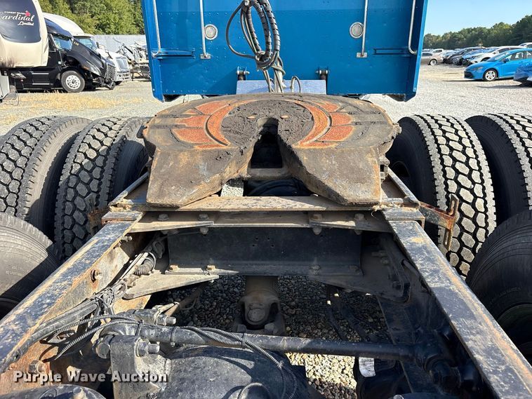 image for item YA3429 2006 Peterbilt 379 semi truck