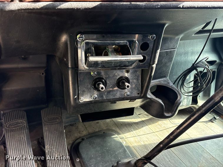 image for item YA3429 2006 Peterbilt 379 semi truck