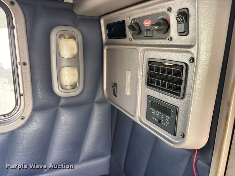 image for item YA3429 2006 Peterbilt 379 semi truck