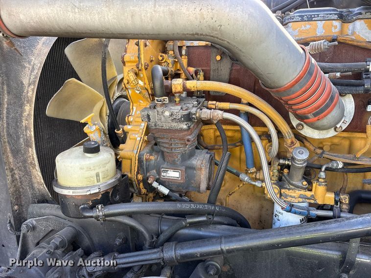 image for item YA3429 2006 Peterbilt 379 semi truck