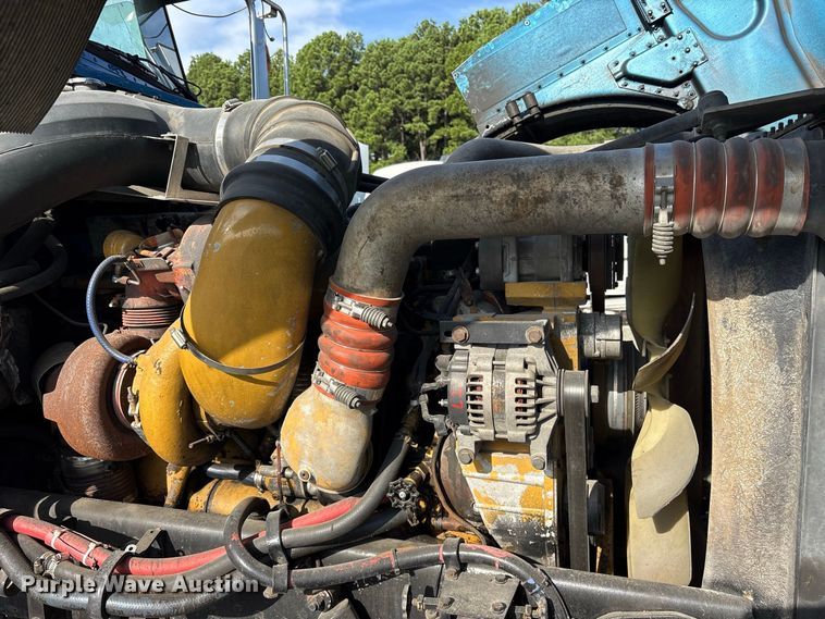 image for item YA3429 2006 Peterbilt 379 semi truck