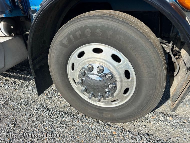 image for item YA3429 2006 Peterbilt 379 semi truck