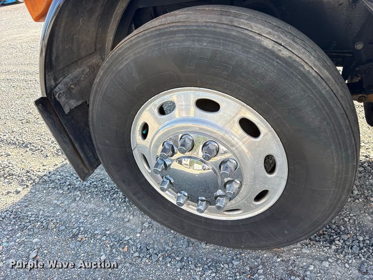 image for item YA3429 2006 Peterbilt 379 semi truck