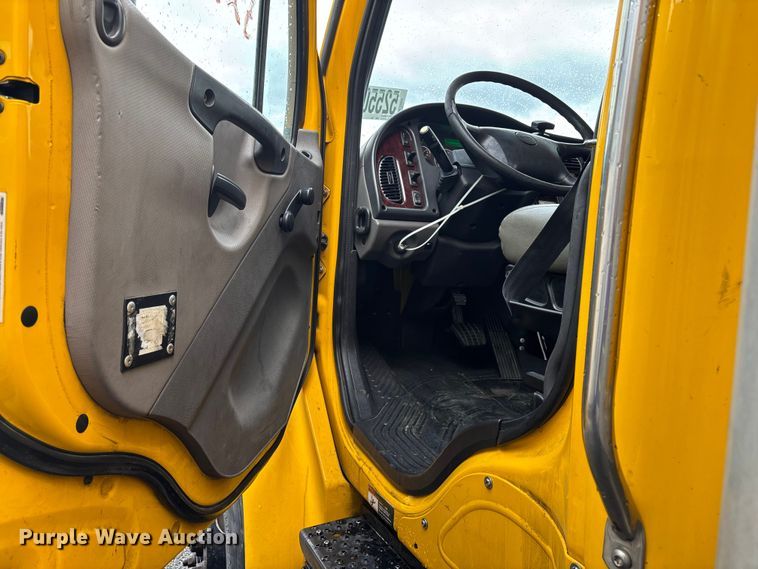 image for item YA3449 2018 Freightliner Business Class M2 box truck
