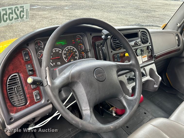 image for item YA3449 2018 Freightliner Business Class M2 box truck