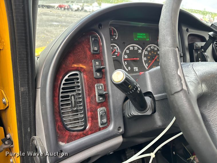 image for item YA3449 2018 Freightliner Business Class M2 box truck