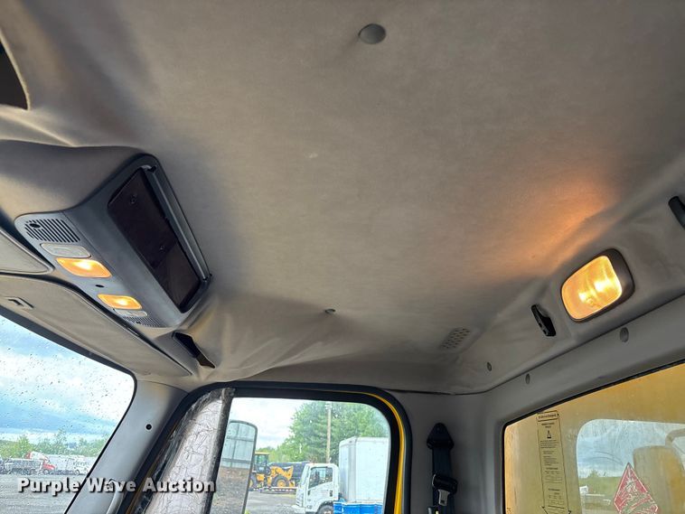 image for item YA3449 2018 Freightliner Business Class M2 box truck