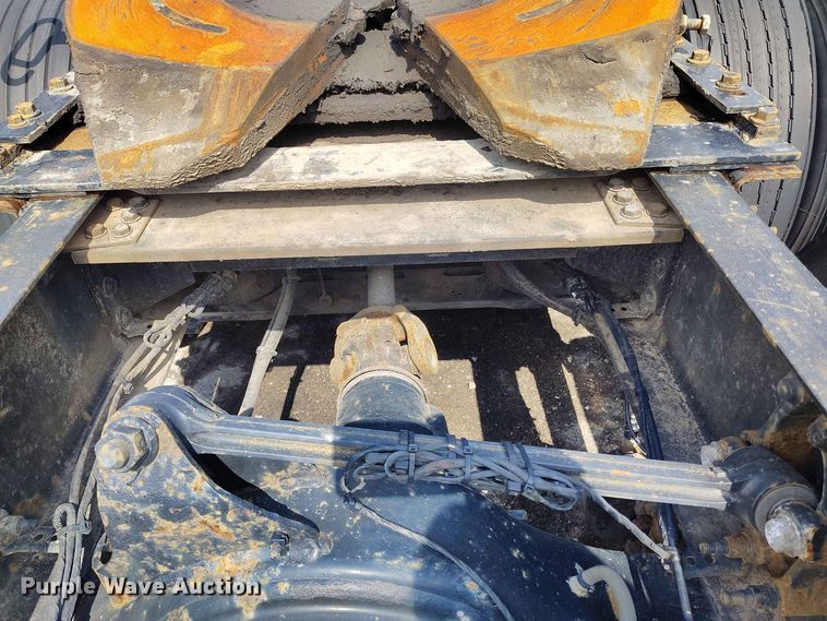 image for item YA3559 2016 Volvo VNL semi truck