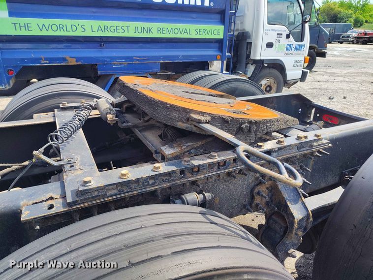 image for item YA3559 2016 Volvo VNL semi truck