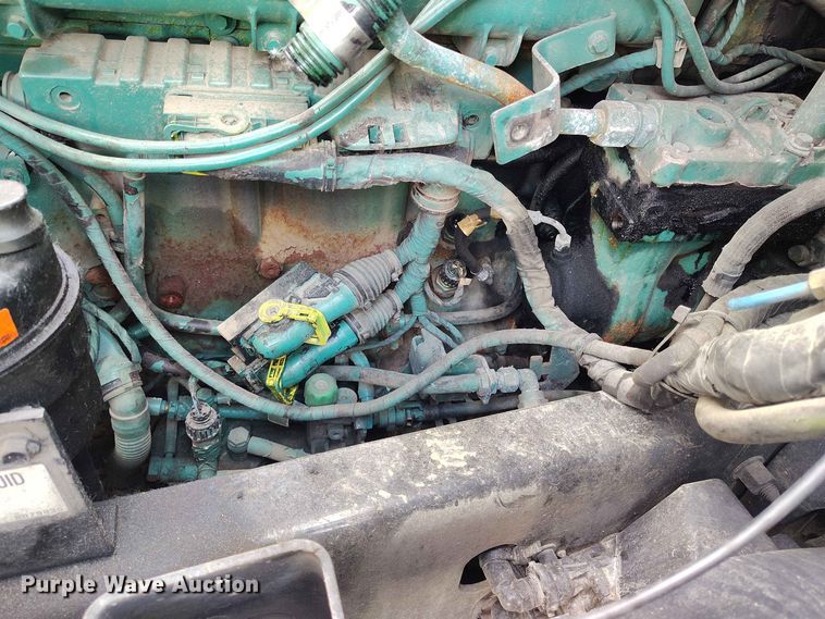 image for item YA3559 2016 Volvo VNL semi truck