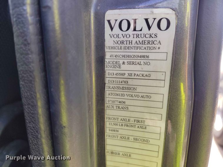 image for item YA3559 2016 Volvo VNL semi truck