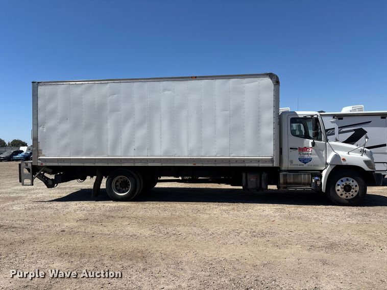 image for item YA3609 2016 Hino 268 box truck