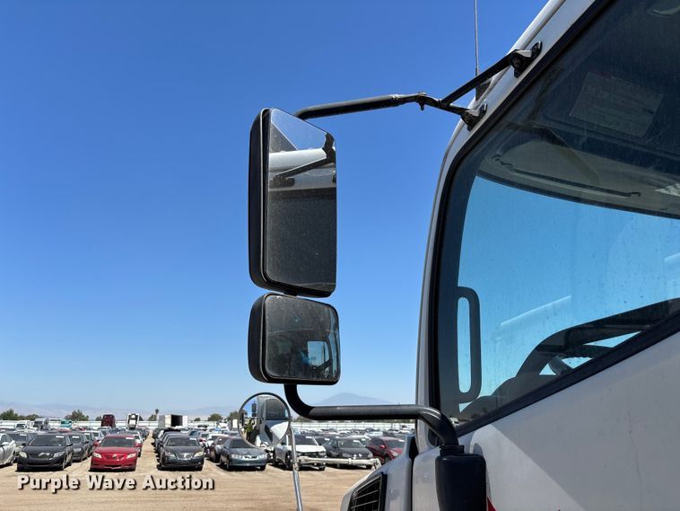 image for item YA3609 2016 Hino 268 box truck