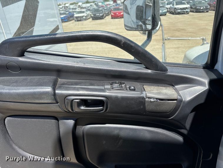 image for item YA3609 2016 Hino 268 box truck