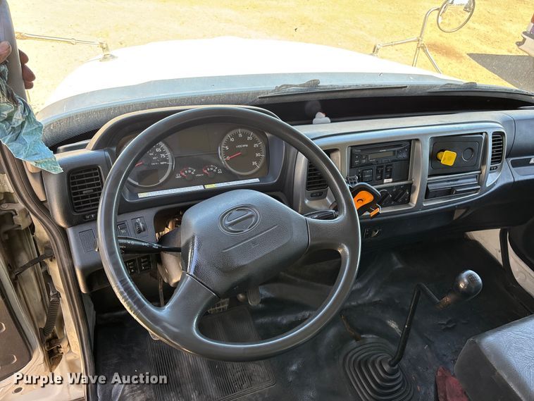 image for item YA3609 2016 Hino 268 box truck