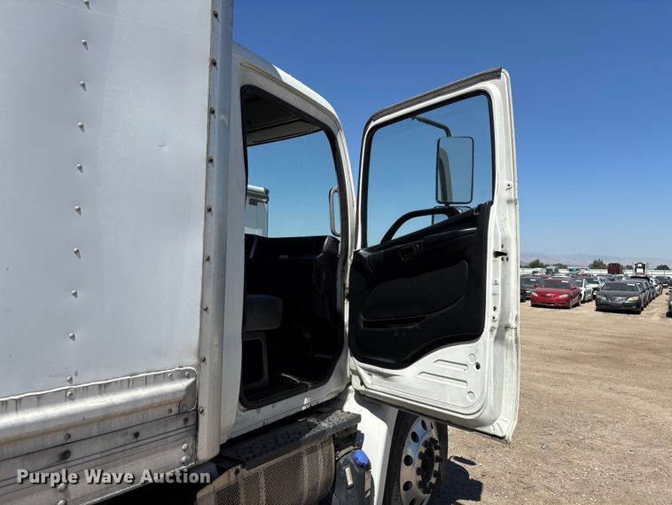 image for item YA3609 2016 Hino 268 box truck