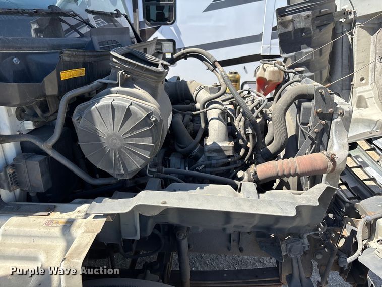 image for item YA3609 2016 Hino 268 box truck