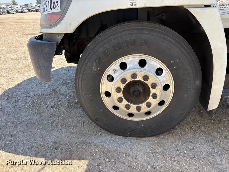 image for item YA3609 2016 Hino 268 box truck