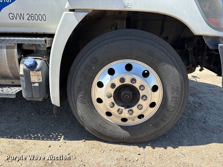 image for item YA3609 2016 Hino 268 box truck