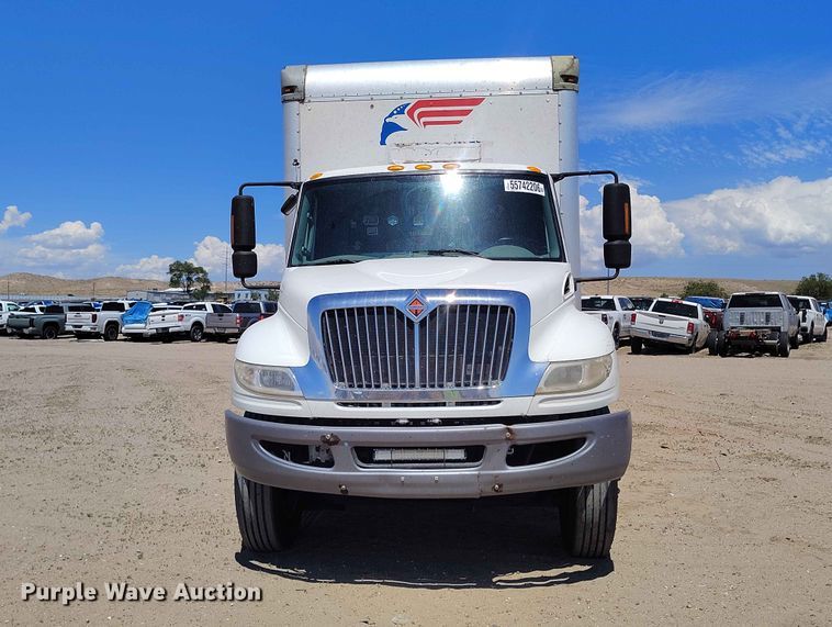 image for item YA3743 2018 International 4300  box truck