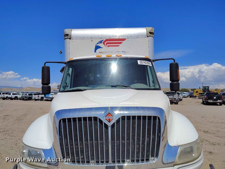 image for item YA3743 2018 International 4300  box truck