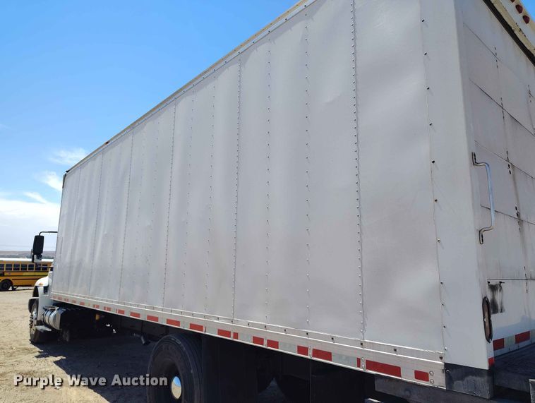 image for item YA3743 2018 International 4300  box truck