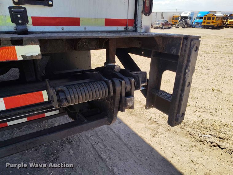 image for item YA3743 2018 International 4300  box truck