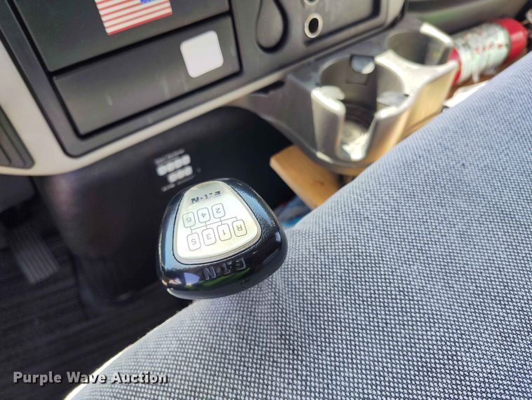 image for item YA3743 2018 International 4300  box truck