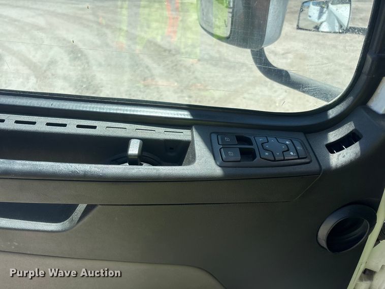 image for item YA3747 2022 Volvo  VNL semi truck