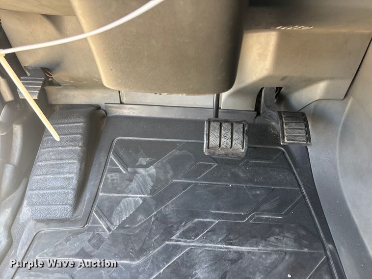 image for item YA3747 2022 Volvo  VNL semi truck