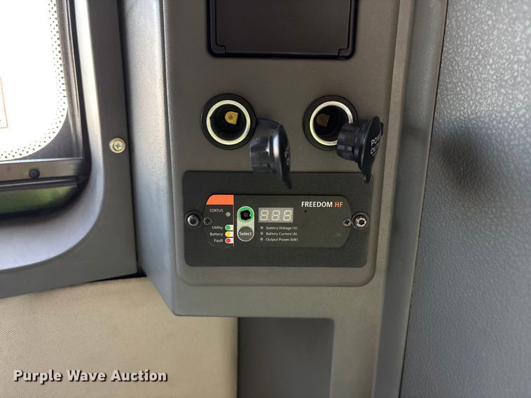 image for item YA3747 2022 Volvo  VNL semi truck