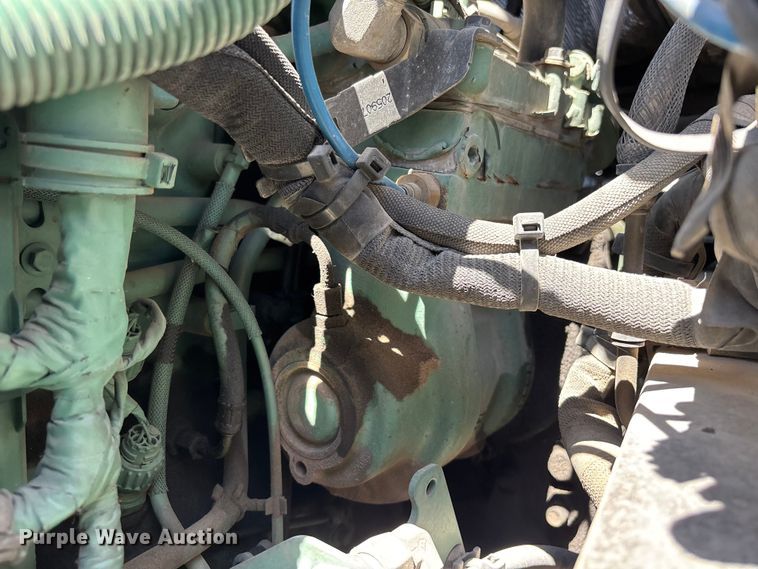 image for item YA3747 2022 Volvo  VNL semi truck