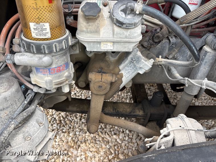 image for item YA3789 2015 Freightliner Cascadia semi truck