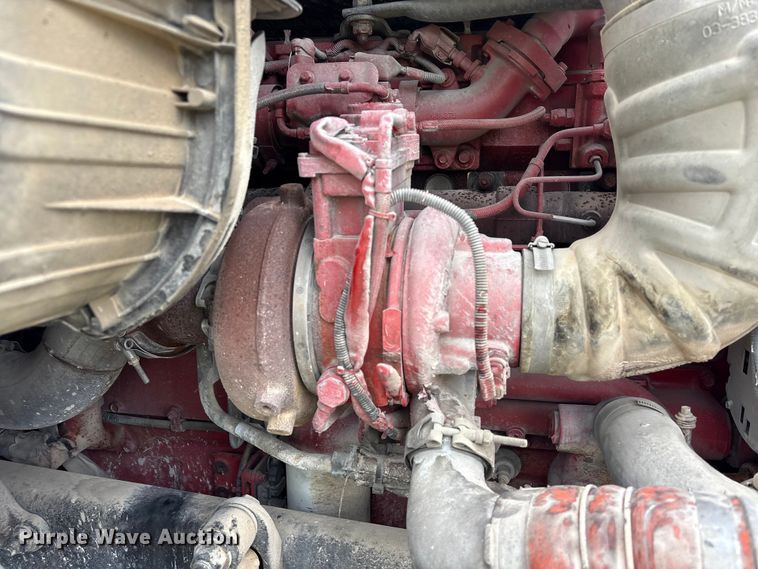 image for item YA3789 2015 Freightliner Cascadia semi truck