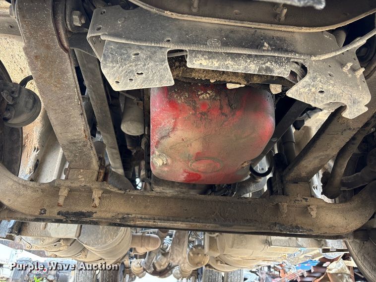 image for item YA3789 2015 Freightliner Cascadia semi truck