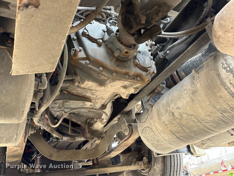 image for item YA3789 2015 Freightliner Cascadia semi truck