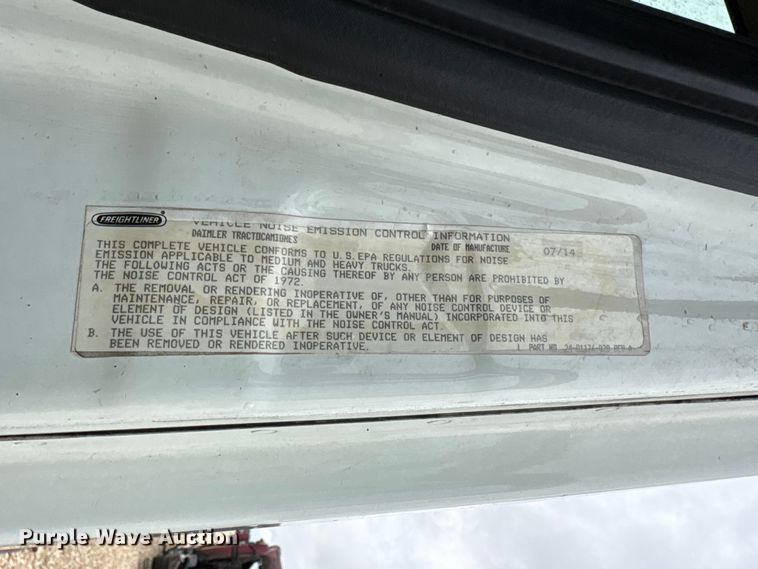image for item YA3789 2015 Freightliner Cascadia semi truck