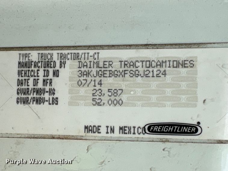 image for item YA3789 2015 Freightliner Cascadia semi truck