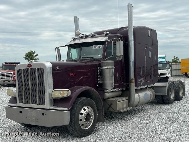 image for item YA3807 2008 Peterbilt 389 semi truck