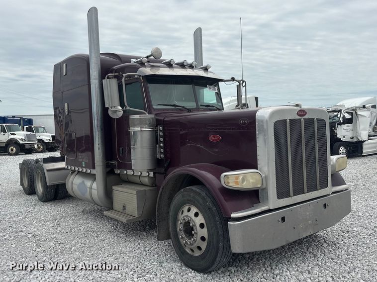 image for item YA3807 2008 Peterbilt 389 semi truck