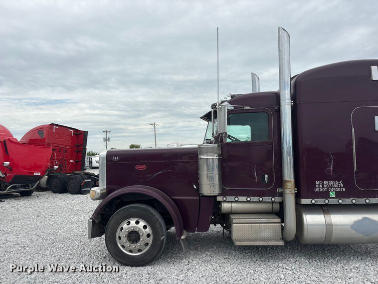 image for item YA3807 2008 Peterbilt 389 semi truck