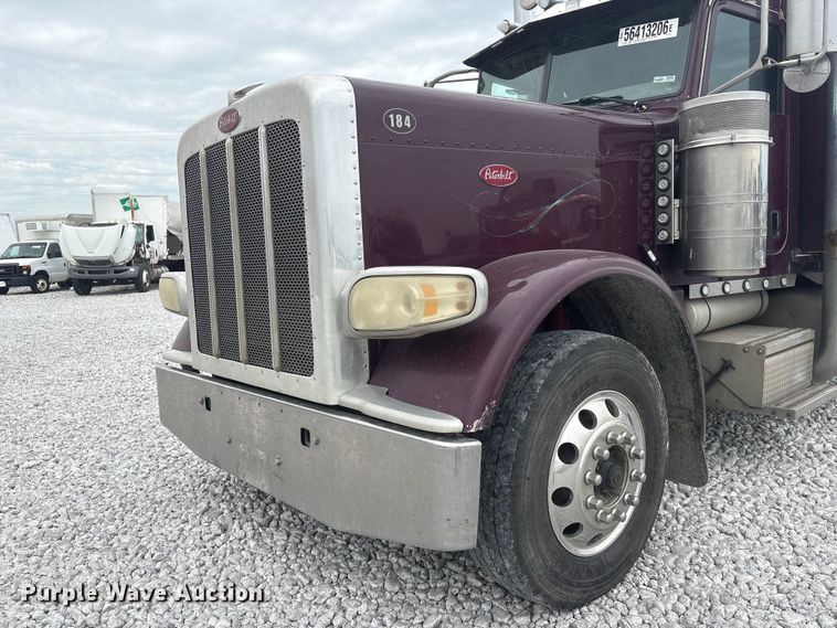 image for item YA3807 2008 Peterbilt 389 semi truck