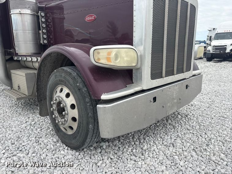image for item YA3807 2008 Peterbilt 389 semi truck