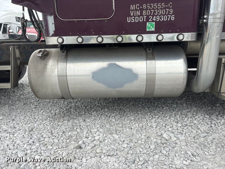 image for item YA3807 2008 Peterbilt 389 semi truck