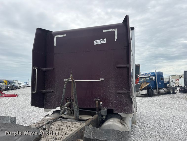 image for item YA3807 2008 Peterbilt 389 semi truck