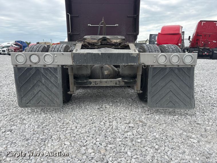 image for item YA3807 2008 Peterbilt 389 semi truck