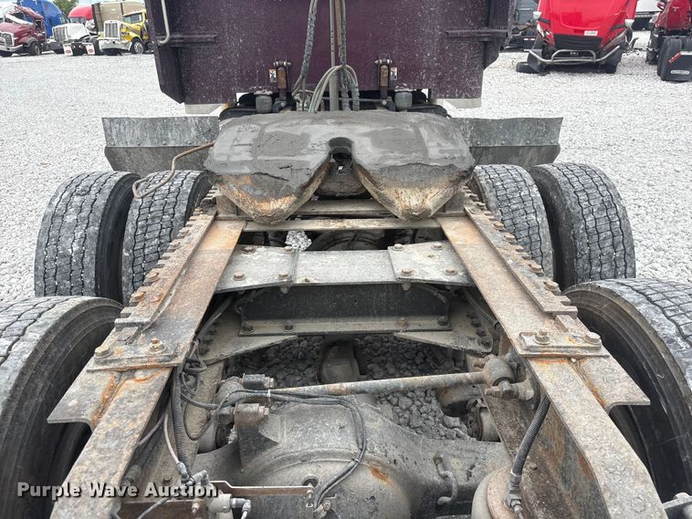 image for item YA3807 2008 Peterbilt 389 semi truck