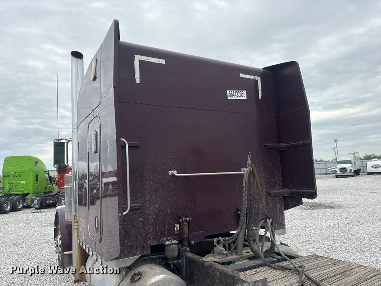 image for item YA3807 2008 Peterbilt 389 semi truck