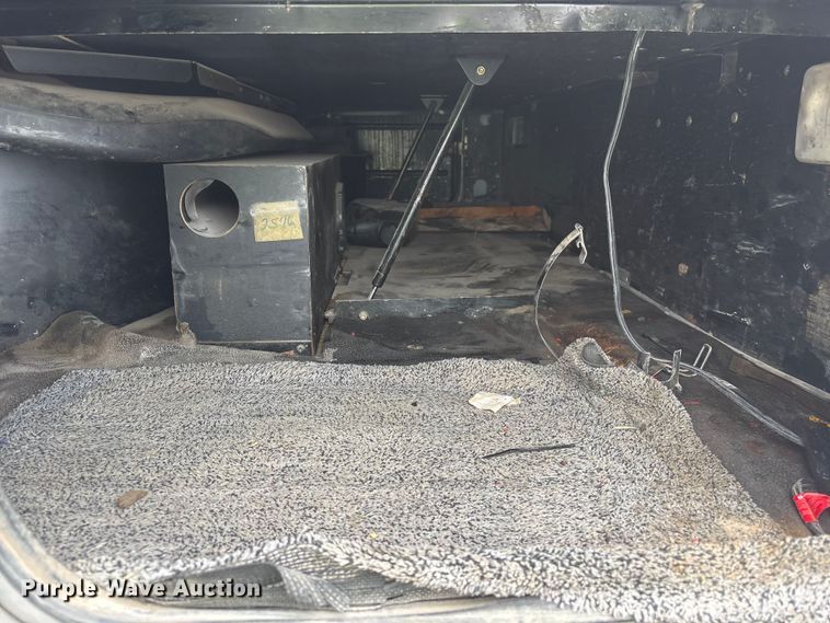 image for item YA3807 2008 Peterbilt 389 semi truck